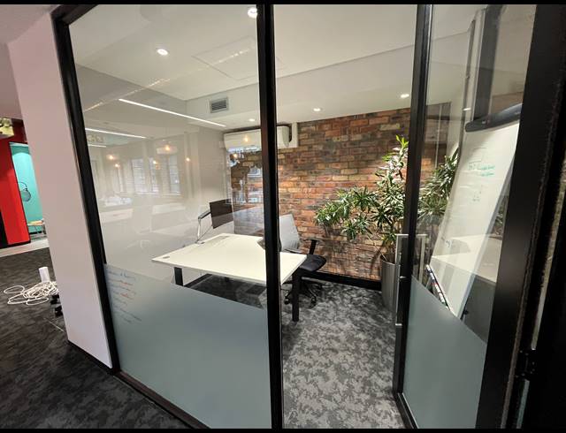 199M² OFFICE TO LET IN GREEN POINT